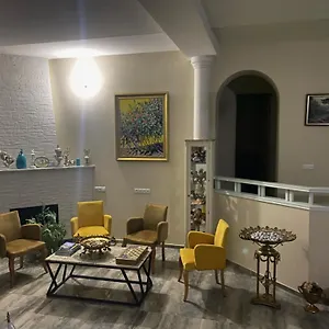 فندق Westay, تبليسي